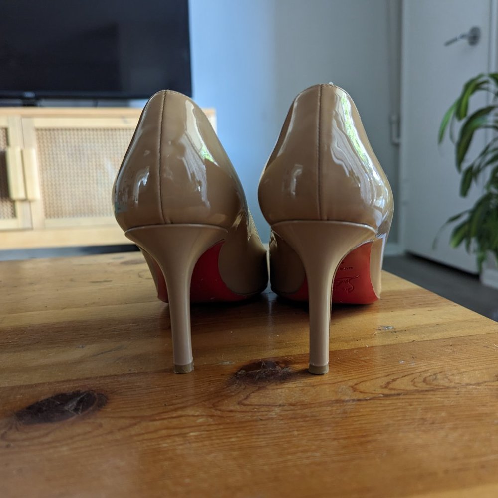 Christian Louboutin Nude Patent Leather Pumps with Red Soles - Picture 2 of 11